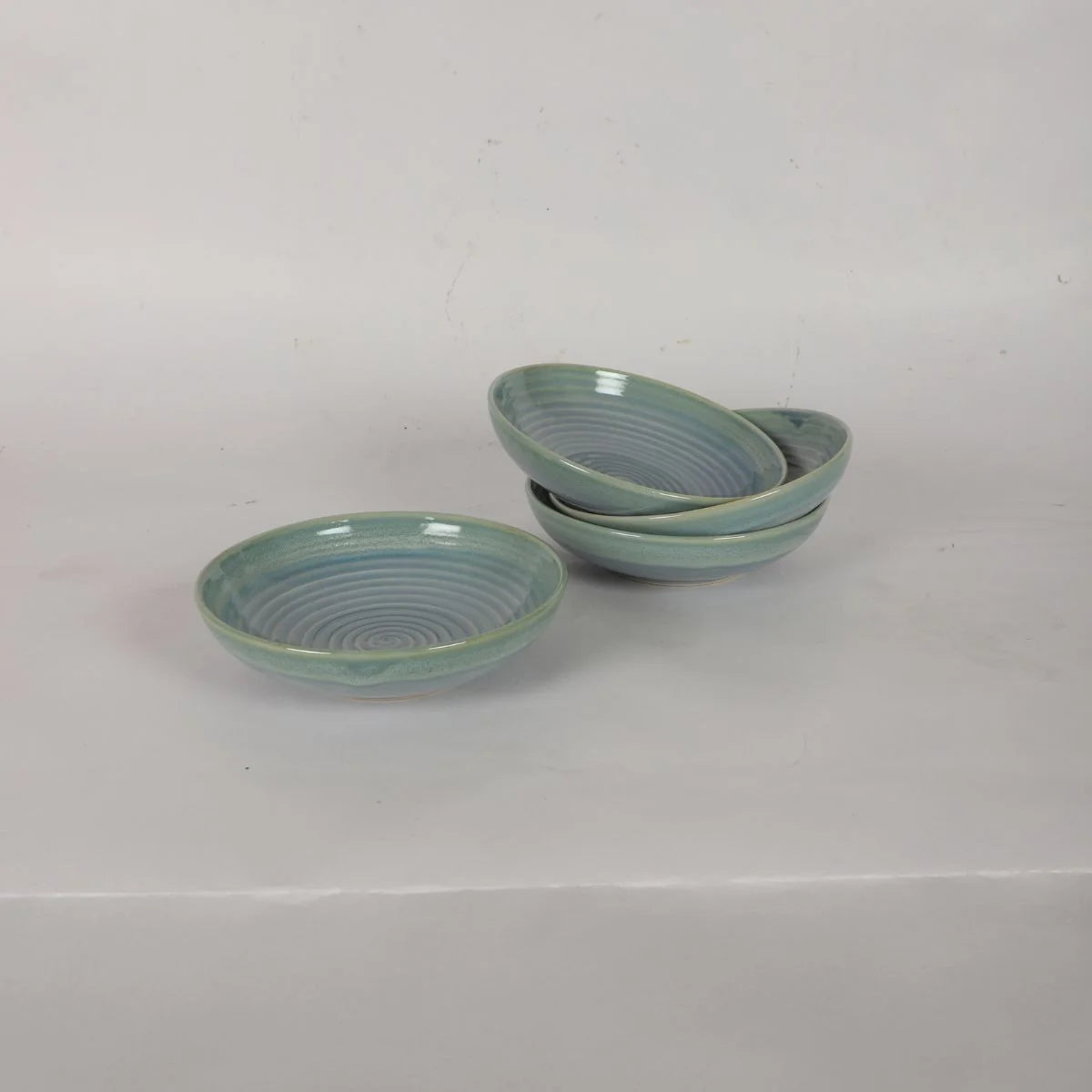 Aqua Spiral Ceramic Serving Bowl Elegant Tableware for Entertaining