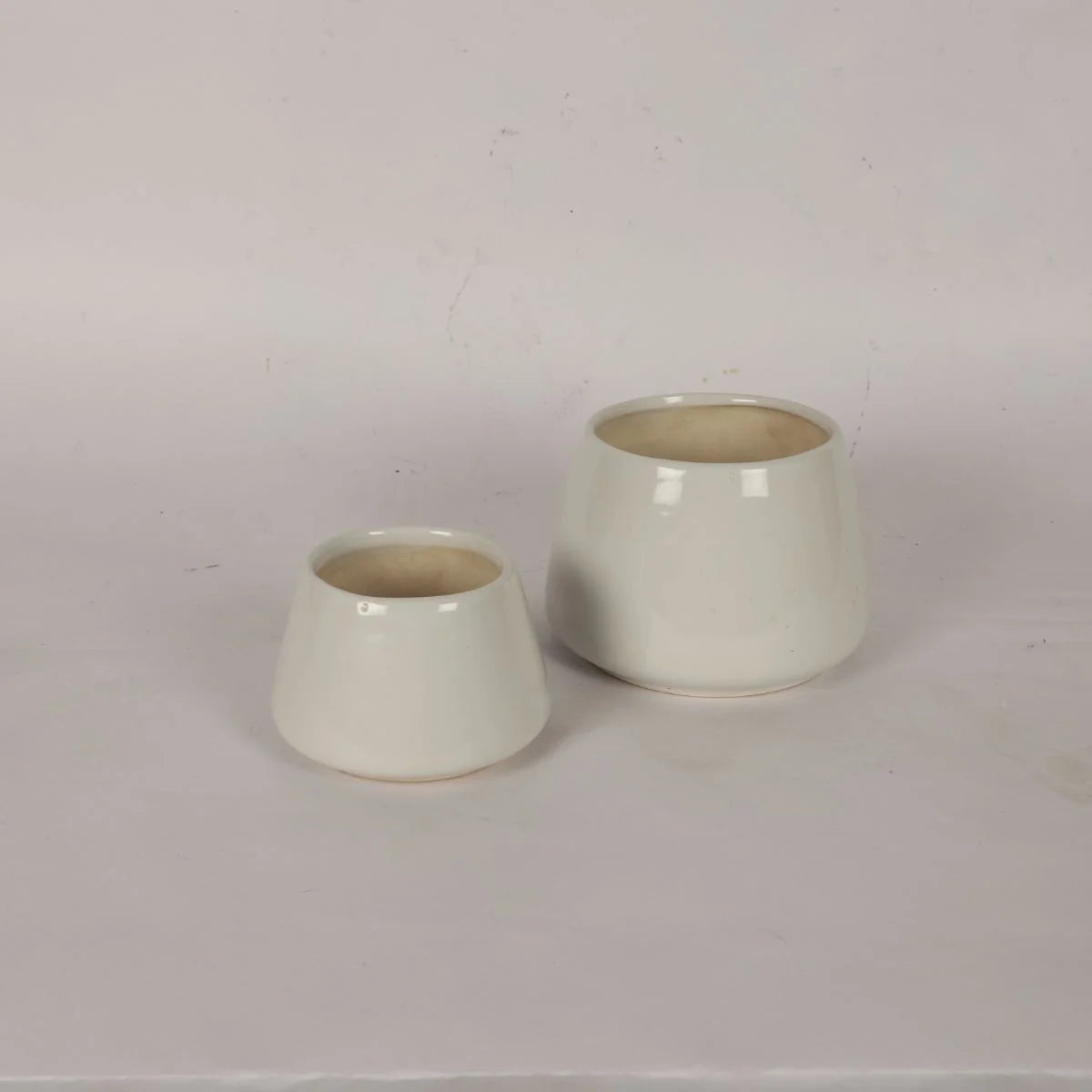 Tuliped Round Pot White