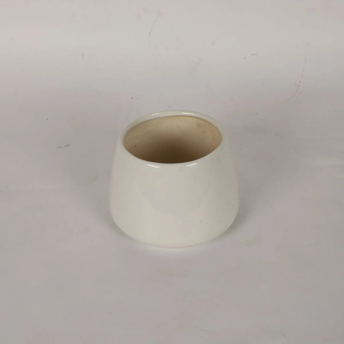 Tuliped Round Pot White